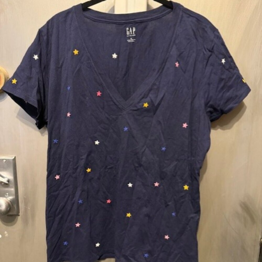 GAP Vintage Embroidered Star V-Neck T-Shirt - NWOT - Picture 6 of 16
